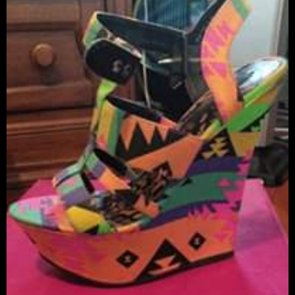 Bright patterned wedge sandal